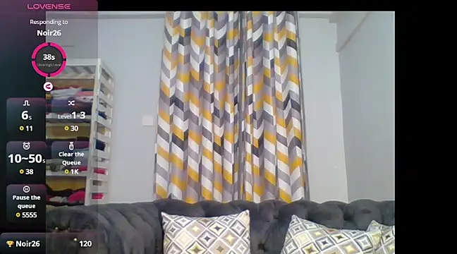 Snapshot of Petite_254 chatting on 02.10.25 Petite 254 online show from 02.10.25