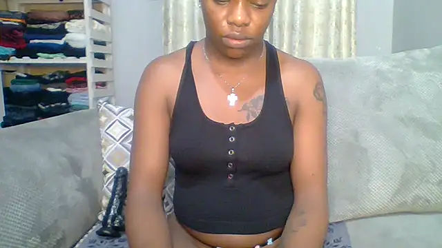Snapshot of Petite_254 chatting on 09.09.25 Petite 254 online show from 09.09.25