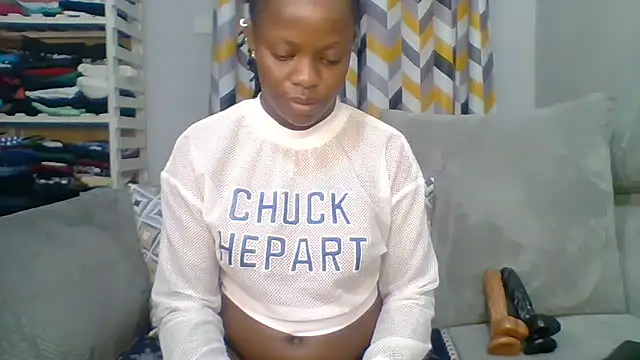 Snapshot of Petite_254 chatting on 10.08.25 Petite 254 online show from 10.08.25