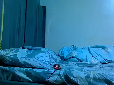 Snapshot of Lutyie chatting on 09.26.25 Lutyie online show from 09.26.25