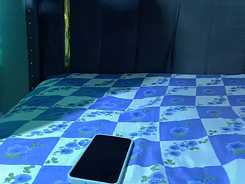 Snapshot of Lutyie chatting on 10.24.25 Lutyie online show from 10.24.25