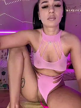 SelenaBee online show from 05.08.26