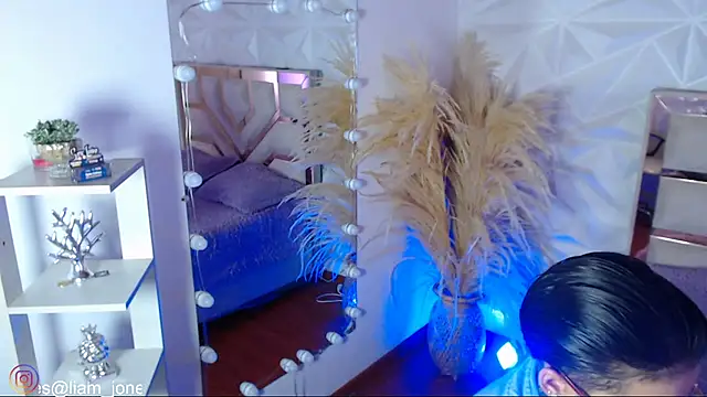 Jonesliam23 online show from 02.17.26