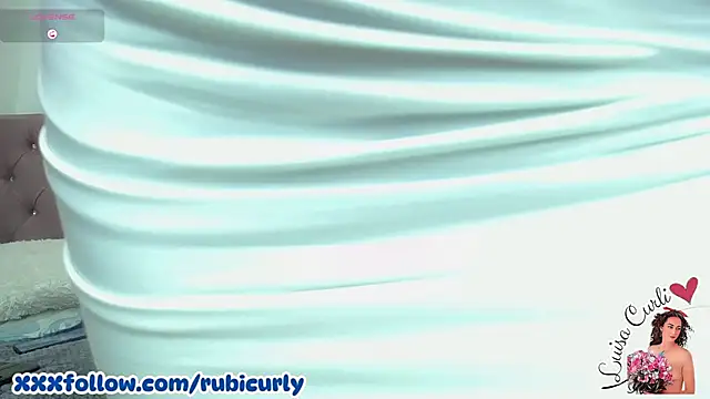 Snapshot of luisa_curli chatting on 02.22.25 luisa curli online show from 02.22.25