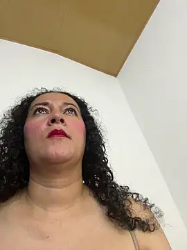 Snapshot of luisa_curli chatting on 02.01.26 luisa curli online show from 02.01.26