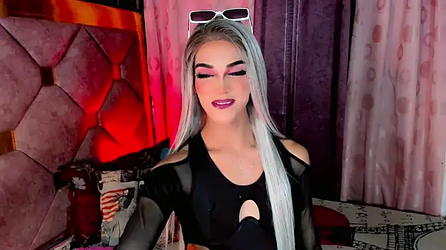 Snapshot of the-horus-girl chatting on 02.10.26 the-horus-girl online show from 02.10.26