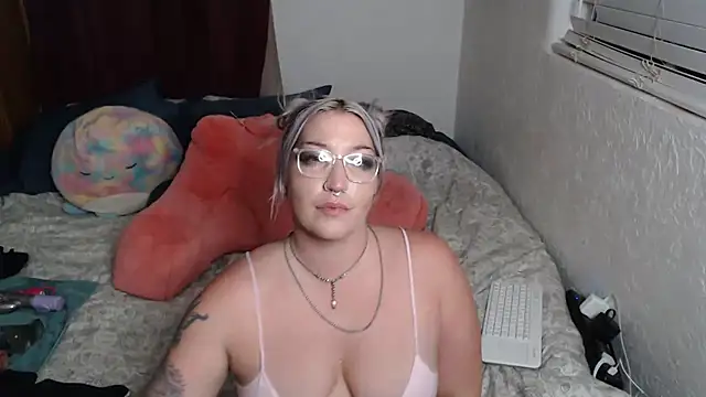Snapshot of anja_peach chatting on 05.21.26 anja peach online show from 05.21.26