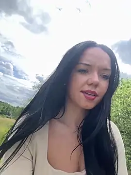 Snapshot of Vanesskaa chatting on 06.14.26 Vanesskaa online show from 06.14.26