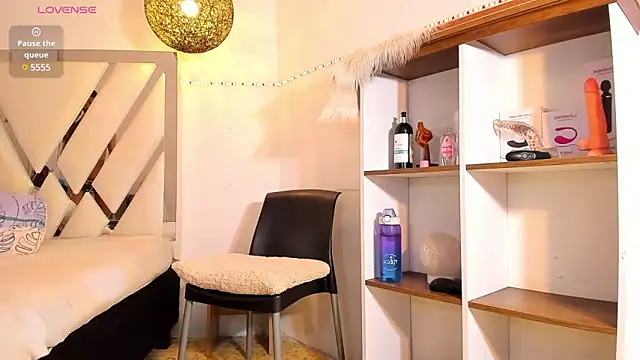 rose scottt online show from 03.07.25