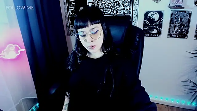 Demongirl6666 online show from 12.19.25