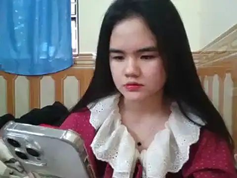 Snapshot of Yin-girl chatting on 01.04.25 Yin-girl online show from 01.04.25