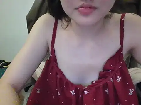 Snapshot of Yin-girl chatting on 09.15.25 Yin-girl online show from 09.15.25