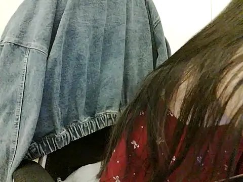 Snapshot of Yin-girl chatting on 10.23.25 Yin-girl online show from 10.23.25