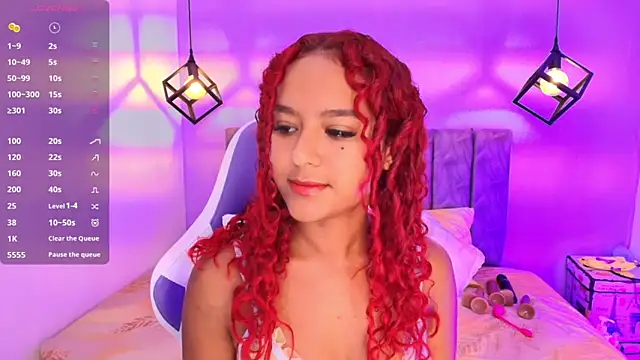 Sophiee Velvet online show from 10.13.25