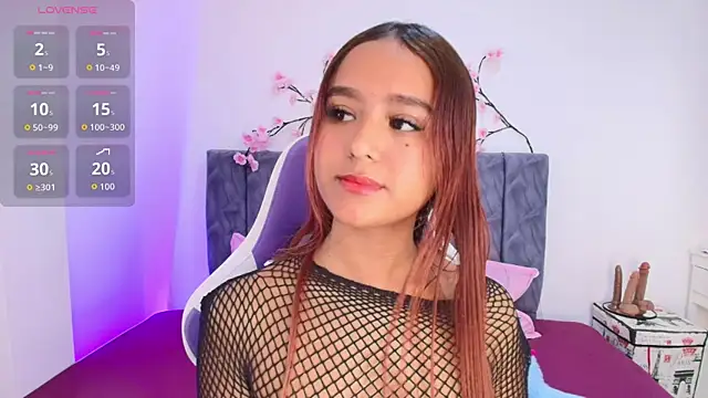 Sophiee Velvet online show from 06.20.26
