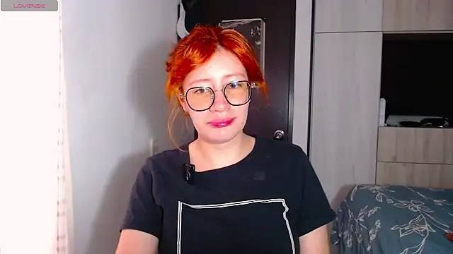 Snapshot of mariana124- chatting on 01.18.26 mariana124- online show from 01.18.26