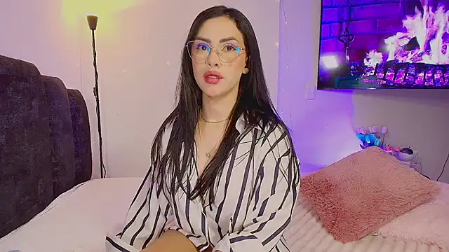Maya Bluee online show from 04.20.26
