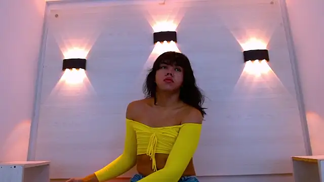 AndreaGil  online show from 12.14.25