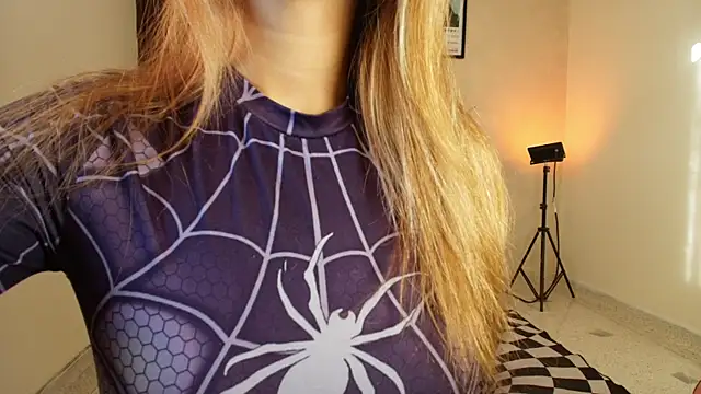 SweetJennaa online show from 05.17.26