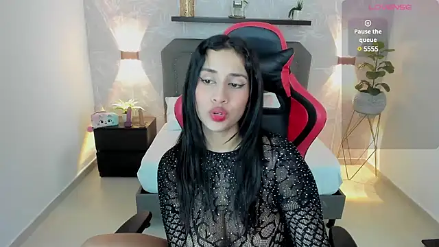 Snapshot of venuz_lee chatting on 01.04.25 venuz lee online show from 01.04.25