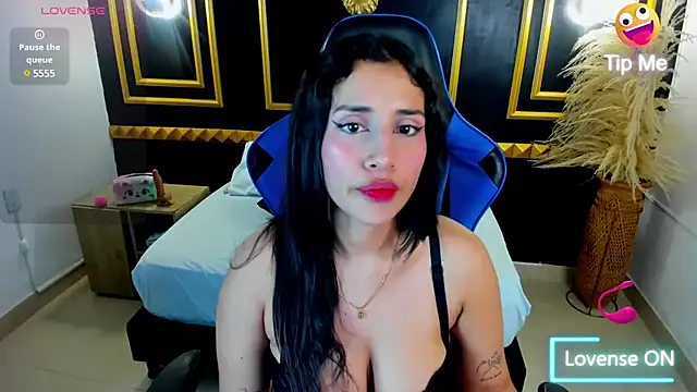 Snapshot of venuz_lee chatting on 02.22.25 venuz lee online show from 02.22.25