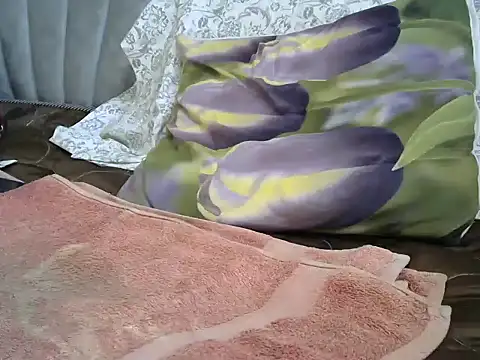 Snapshot of Candykitten chatting on 02.16.25 Candykitten online show from 02.16.25