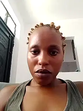 Snapshot of Candykitten chatting on 02.21.25 Candykitten online show from 02.21.25