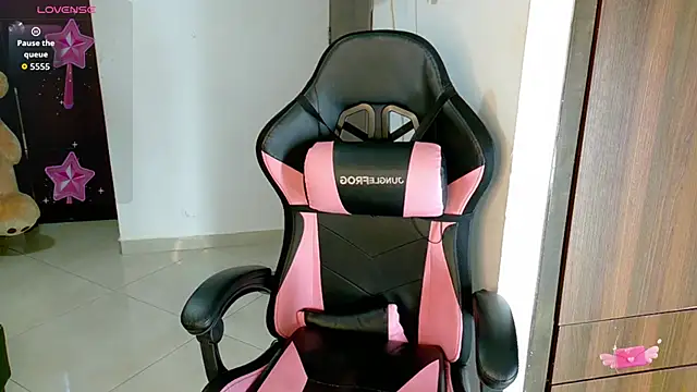 Snapshot of Abby_tits chatting on 04.12.26 Abby tits online show from 04.12.26