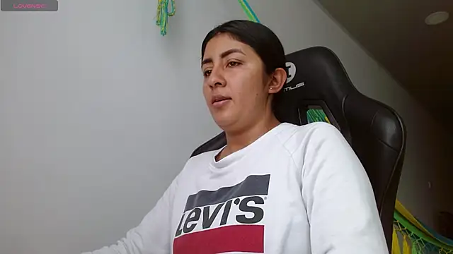 Snapshot of danna_peterson1 chatting on 10.28.25 danna peterson1 online show from 10.28.25