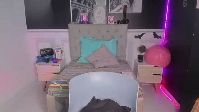 Snapshot of ariadna_dawson7 chatting on 12.21.25 ariadna dawson7 online show from 12.21.25