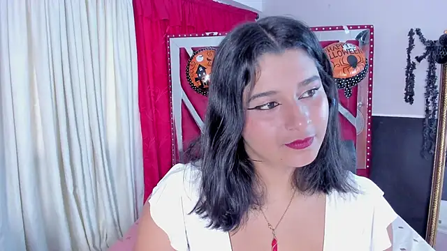 Megan Whitte online show from 10.25.25