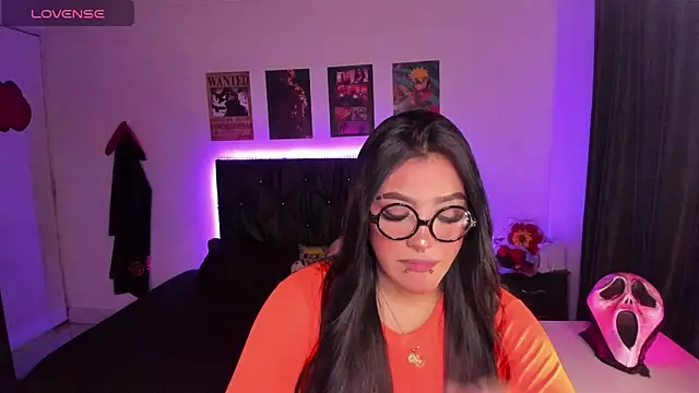 Snapshot of Mariana_Hasper_ chatting on 10.31.25 Mariana Hasper online show from 10.31.25