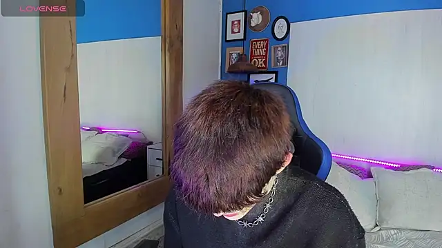 VladHellsing4 online show from 03.21.25