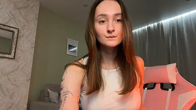 Snapshot of Eva_Eva_ chatting on 12.18.24 Eva Eva  online show from 12.18.24