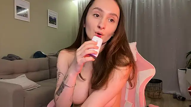 Snapshot of Eva_Eva_ chatting on 01.01.25 Eva Eva  online show from 01.01.25