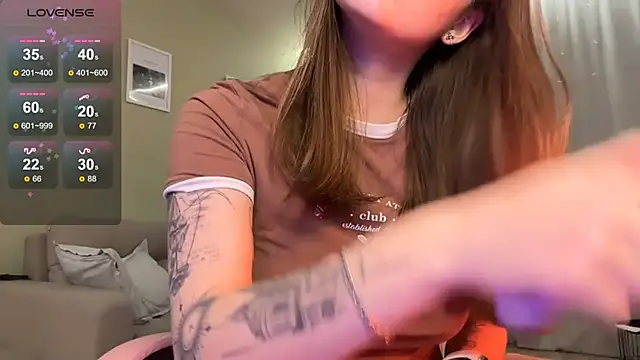 Snapshot of Eva_Eva_ chatting on 01.21.25 Eva Eva  online show from 01.21.25