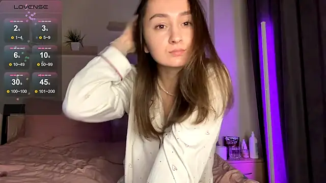 Snapshot of Eva_Eva_ chatting on 09.24.25 Eva Eva  online show from 09.24.25