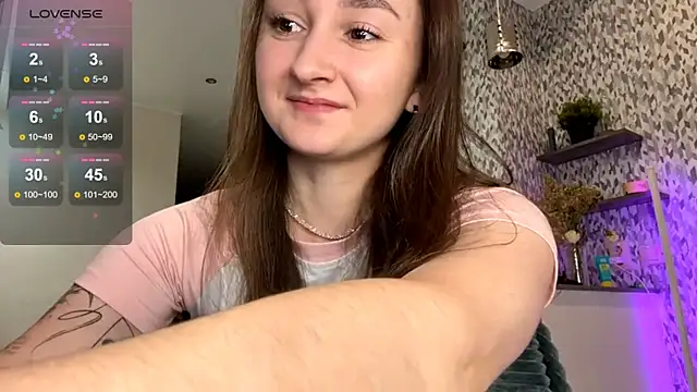 Snapshot of Eva_Eva_ chatting on 10.24.25 Eva Eva  online show from 10.24.25