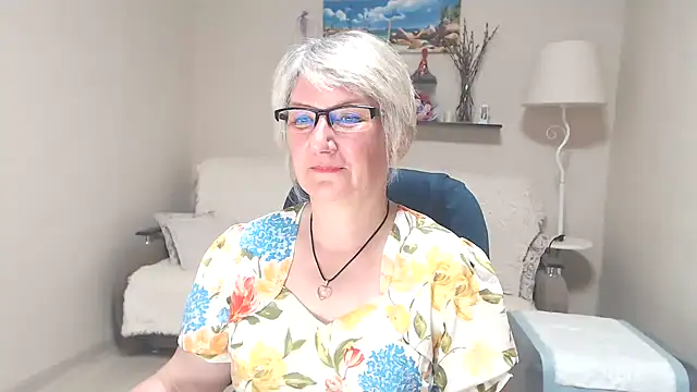 Snapshot of FleurMays chatting on 06.20.26 FleurMays online show from 06.20.26