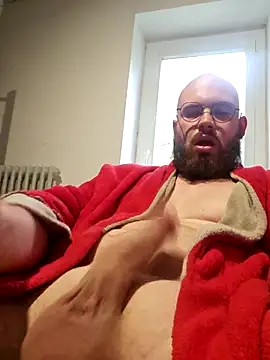 Snapshot of azagoul222 chatting on 11.22.25 azagoul222 online show from 11.22.25