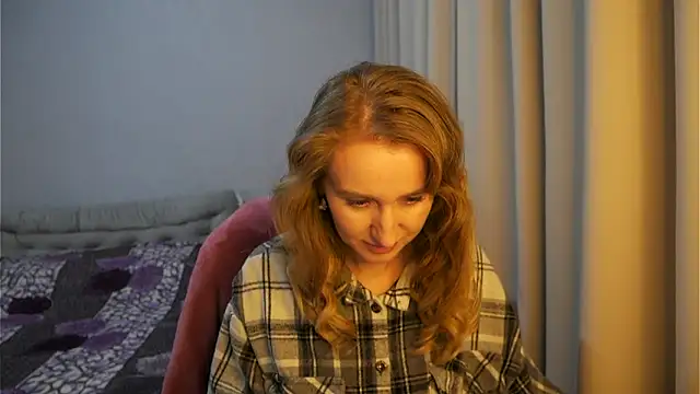 Snapshot of Sophiloren chatting on 02.12.26 Sophiloren online show from 02.12.26