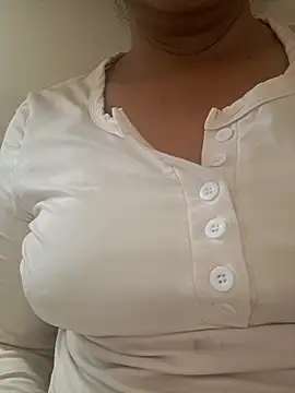 Snapshot of MakeMeCumAhh chatting on 03.04.26 MakeMeCumAhh online show from 03.04.26