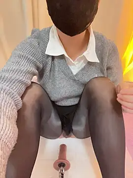 Snapshot of Nicole77-baby chatting on 12.18.25 Nicole77-baby online show from 12.18.25