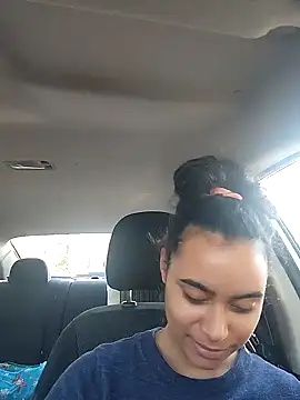 Snapshot of cinnaminnie chatting on 01.02.25 cinnaminnie online show from 01.02.25