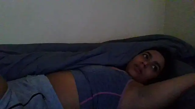 Snapshot of cinnaminnie chatting on 01.17.25 cinnaminnie online show from 01.17.25