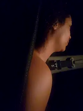 Snapshot of cinnaminnie chatting on 02.26.25 cinnaminnie online show from 02.26.25