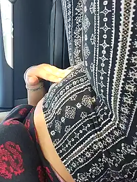 Snapshot of cinnaminnie chatting on 02.26.25 cinnaminnie online show from 02.26.25