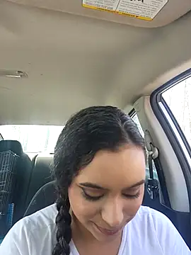 Snapshot of cinnaminnie chatting on 02.28.25 cinnaminnie online show from 02.28.25