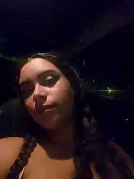 Snapshot of cinnaminnie chatting on 03.01.25 cinnaminnie online show from 03.01.25