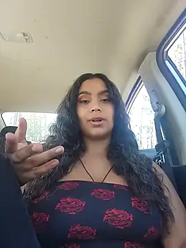 Snapshot of cinnaminnie chatting on 03.02.25 cinnaminnie online show from 03.02.25